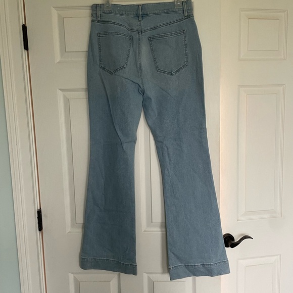Ann Taylor Flare Jeans Size 8 - Picture 2 of 4